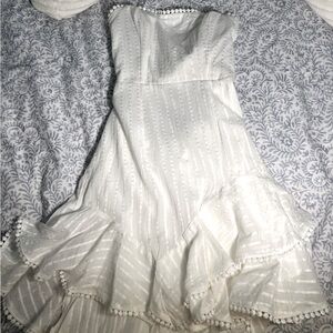 Selfie Leslie Strapless Tiered White Dress with Back Tie. Size Small.